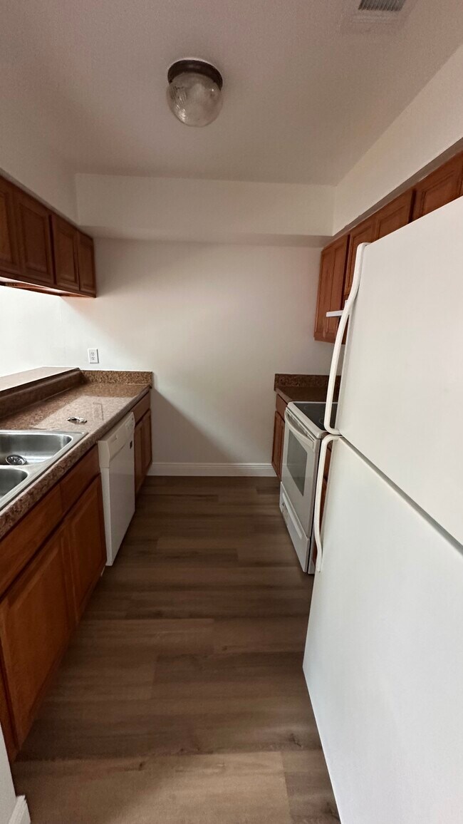 Foto del edificio - 2719 Hunt Club Ln