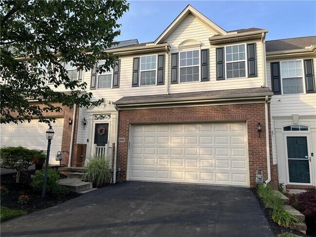 Building Photo - 266 Maple Ridge Dr
