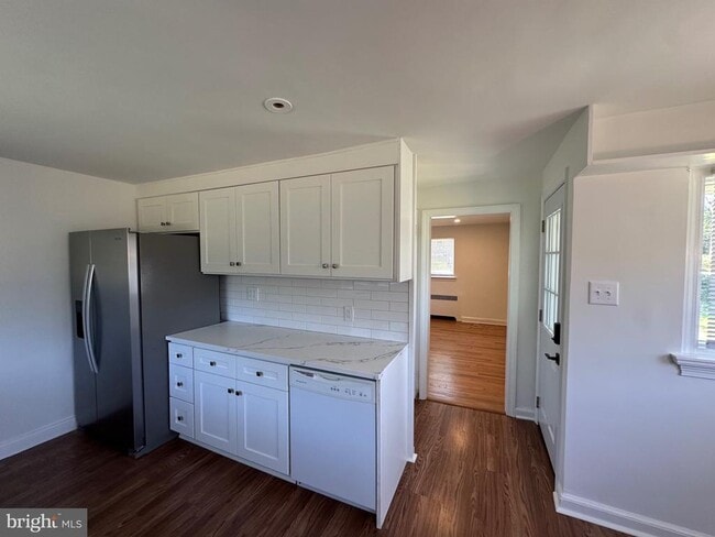 Building Photo - 3 Hopeton Ln