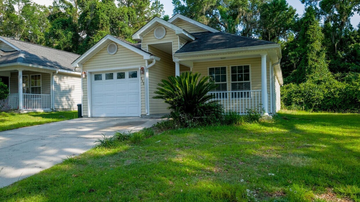 Foto principal - 5331 Falling Star Rd