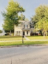 Building Photo - 21 Hill Rd