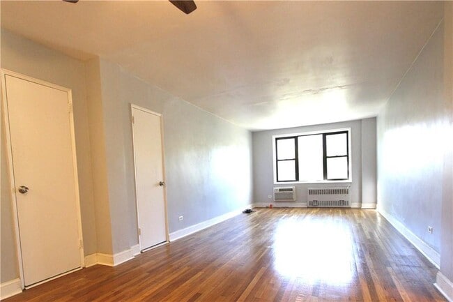 Building Photo - 6495 Broadway