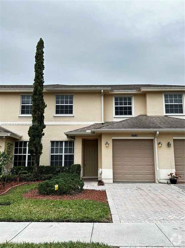 Building Photo - 9980 E Villa Cir