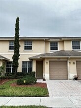 Building Photo - 9980 E Villa Cir
