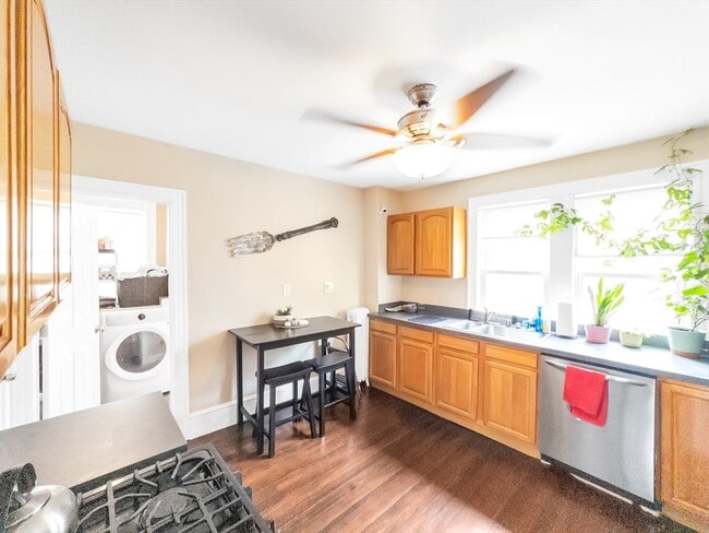 Building Photo - 24 Annafran St