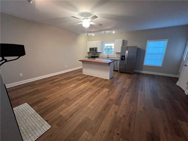 Building Photo - 626 Liberty Pk Dr