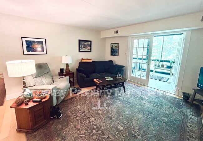 Foto del edificio - 520 N Lemon St