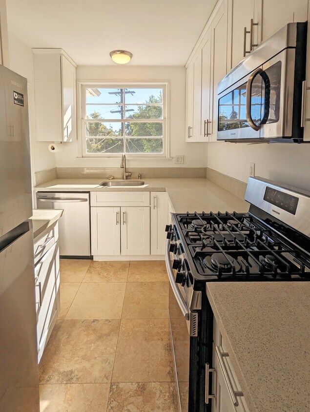 Primary Photo - 12146 Sunset Blvd