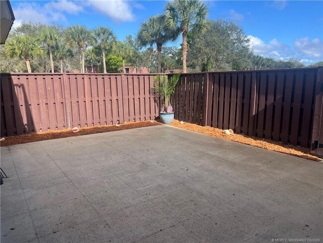 Building Photo - 3033 SW Sunset Trace Cir