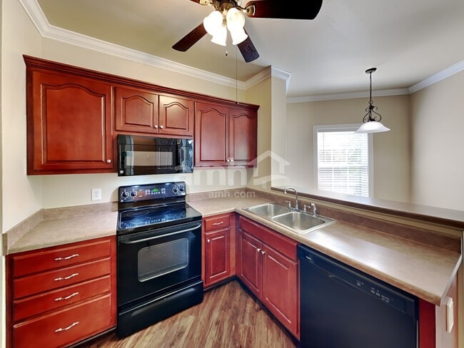 Foto del edificio - 3014 Waywood Dr