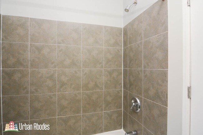 Foto del edificio - 2922 N Sacramento Ave