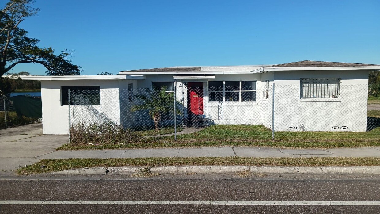 Photo - 1407 McCoy Rd - Orlando FL - 4 Bedroom 1 Bathroom Home For Rent