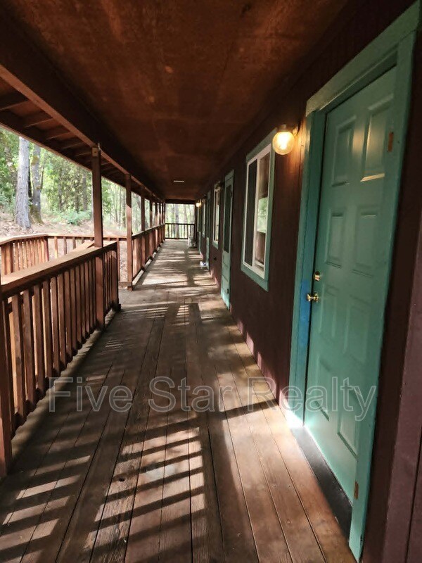 Foto del edificio - 12896 Rices Crossing Rd