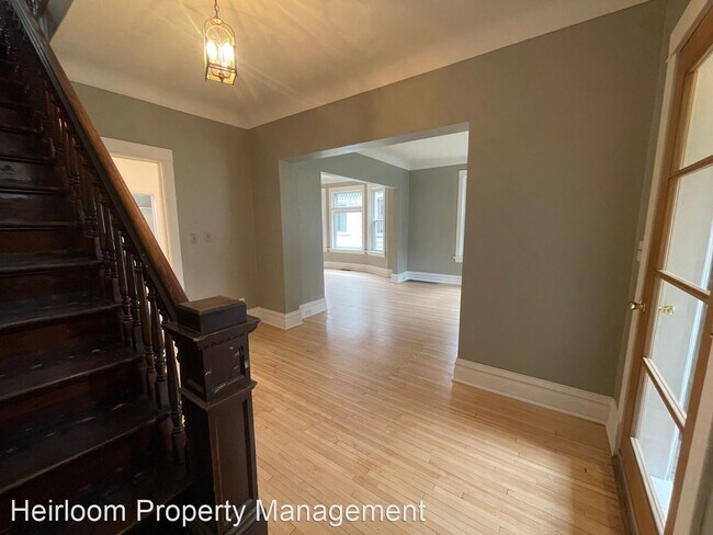 Building Photo - 3 br, 1 bath House - 3726 Grand Ave