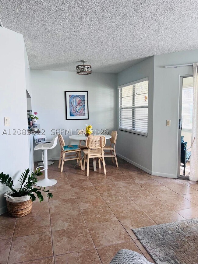 Building Photo - 12500 SW 5th Ct
