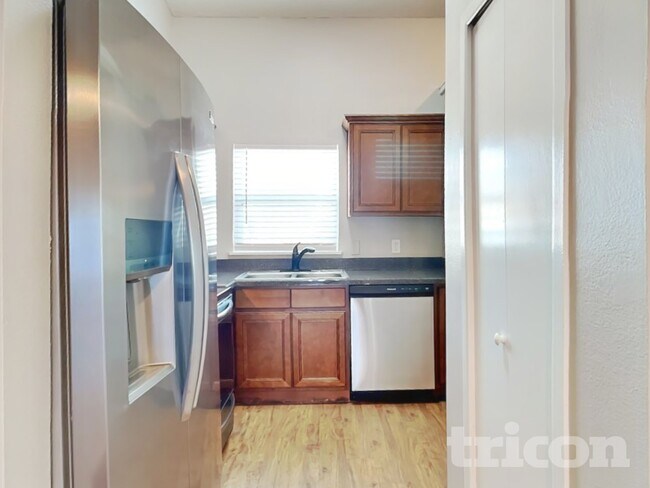 Foto del edificio - 3215 Timberline Rd