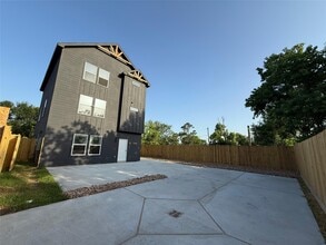 Building Photo - 8019 Birmingham St