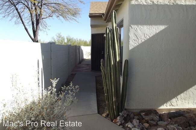 Foto del edificio - 3 br, 2 bath House - 2810 W. Daffodil Place