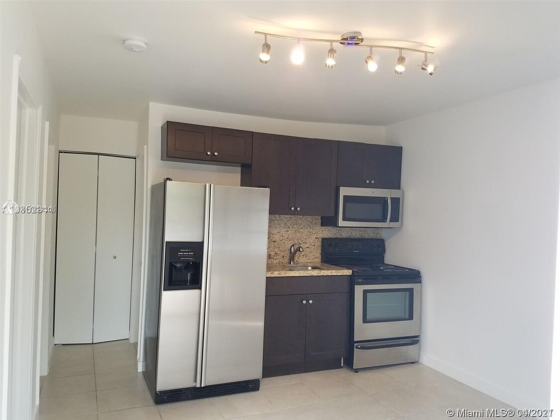 Primary Photo - 3061 NW 55th St