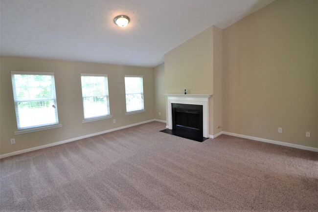 Building Photo - 4920 Vista Ct