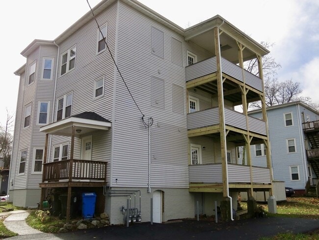 Building Photo - 218 Whitman Ave