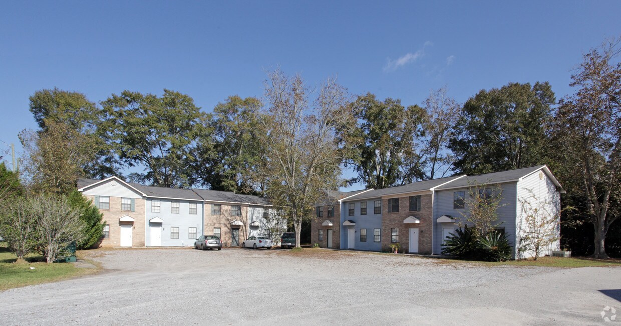 1904 Hand Ave, Bay AL 36507 Apartments in Bay AL