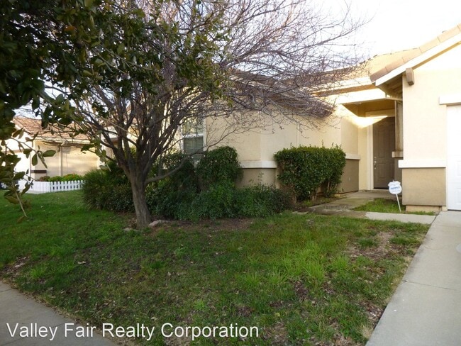 Foto del edificio - 3 br, 2 bath House - 5549 TRAILHEAD LOOP