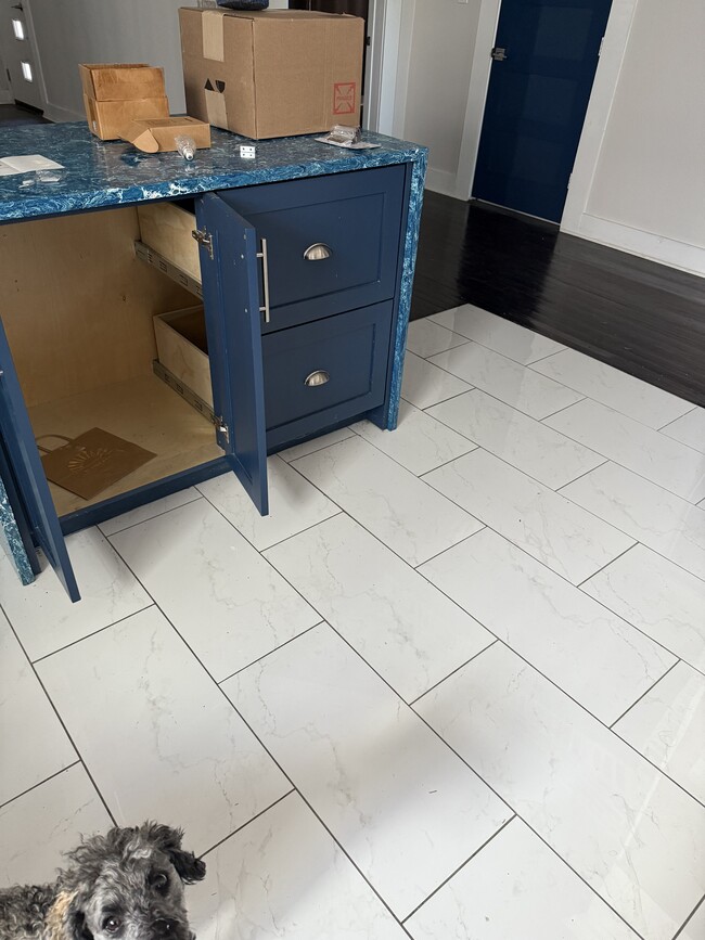 Building Photo - 814 Iowa St