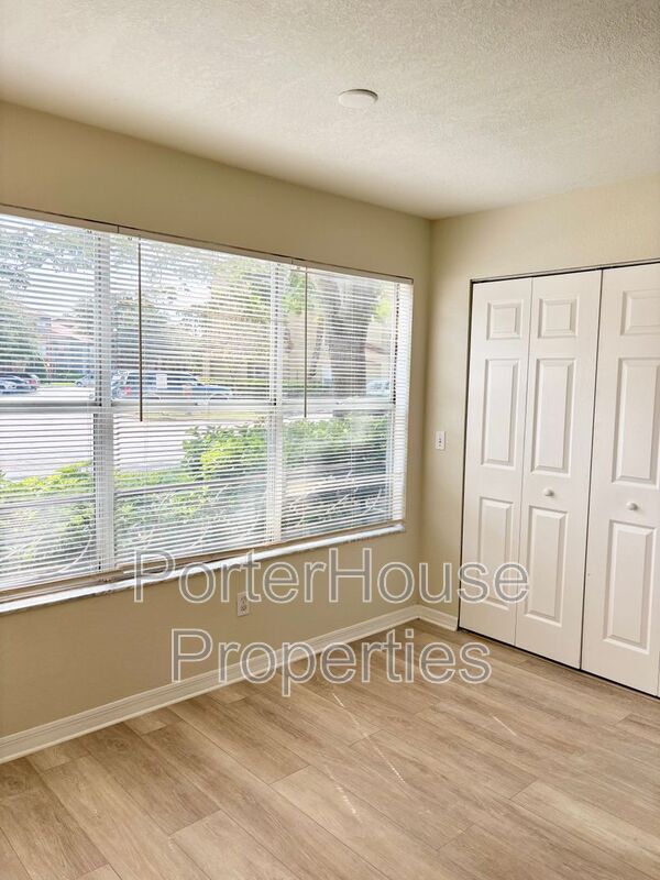 Foto del edificio - 5164 Conroy Rd