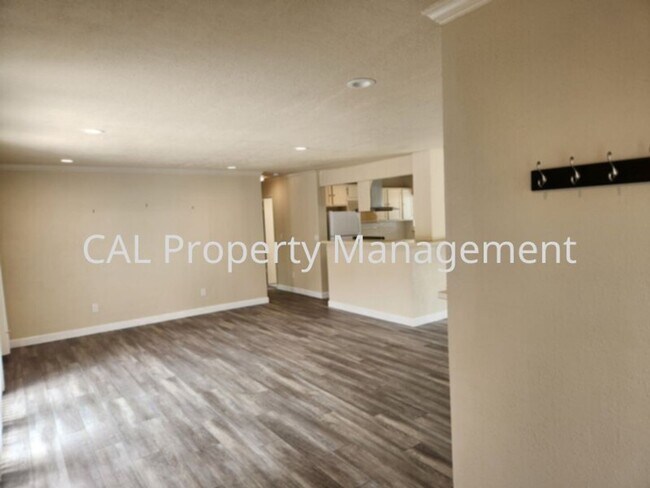 Building Photo - Enjoy this 2 bedroom home in Monterey, CA!