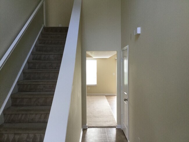 Foto del edificio - Spacious Avon Home Now Available