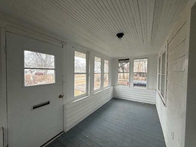 Foto del edificio - 1324 Kenwood Ave