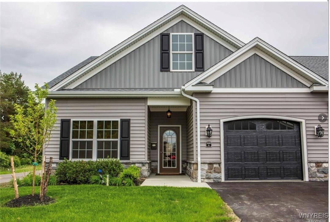 Foto principal - 5283 Chestnut Ridge Rd