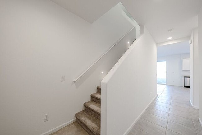 Foto del edificio - NEW 5 BEDROOM 3 BATHROOM HOME AVILABLE FOR RENT!