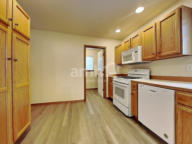 Foto del edificio - 414 Orting Ave NW