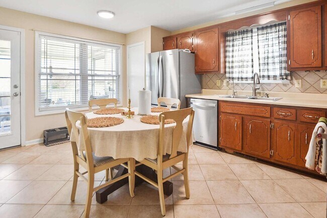 Foto del edificio - Pet Friendly Three Bedroom!