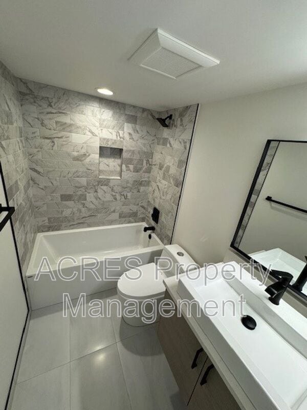 Foto del edificio - 9423 36th Ave SW