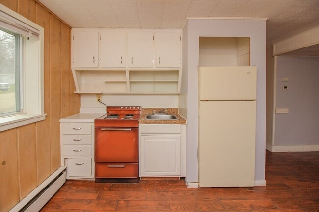 Building Photo - 6-8 Fyfer Pl.