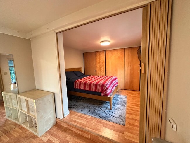 Foto del edificio - 327 Woodland Park