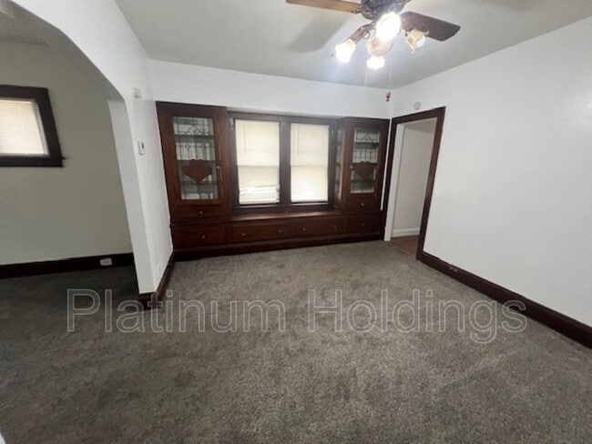 Foto del edificio - 4898 E 95th St