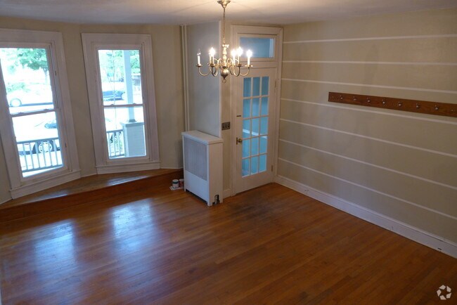 Building Photo - 2934 Huntingdon Ave