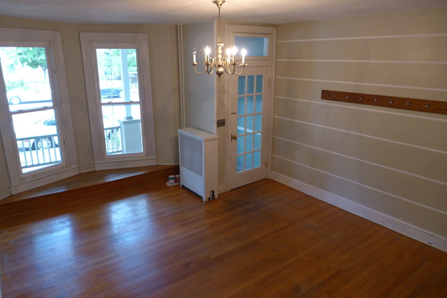 Building Photo - 2934 Huntingdon Ave