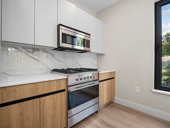 Foto del edificio - 249 Corey Rd