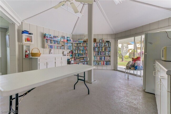 Foto del edificio - 55+ Charming first-floor condo nestled in the serene Fairways 3 Condominiums