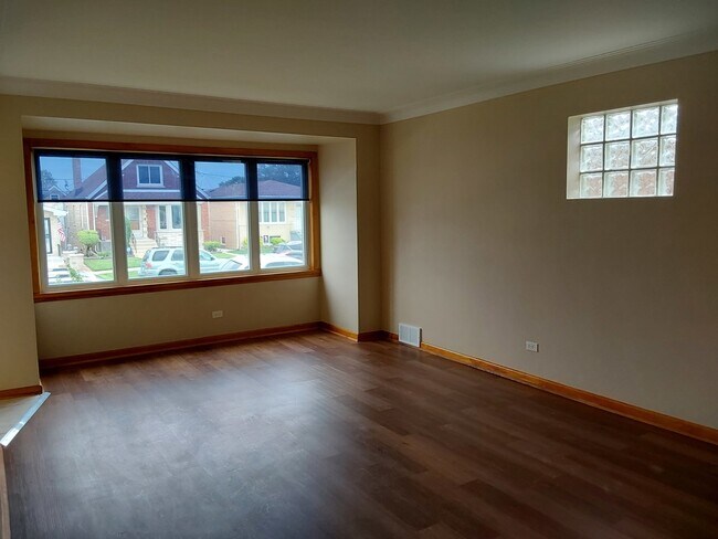 Building Photo - 5622 S Merrimac Ave