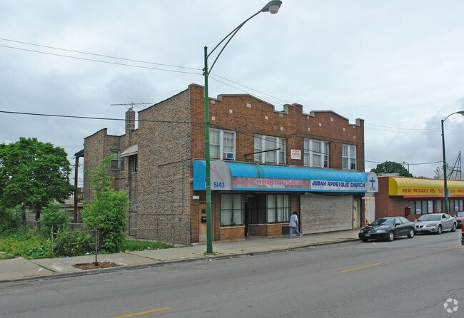 Foto del edificio - 5143 W Division St