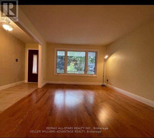 Building Photo - 272 Stouffer St