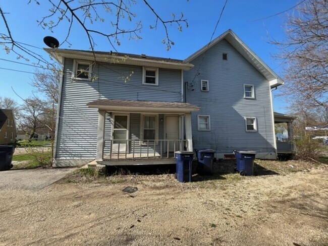 Building Photo - 271