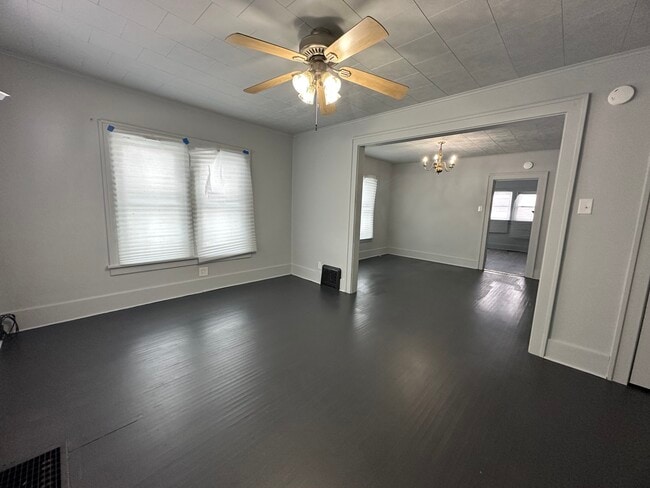 Building Photo - 27 State St