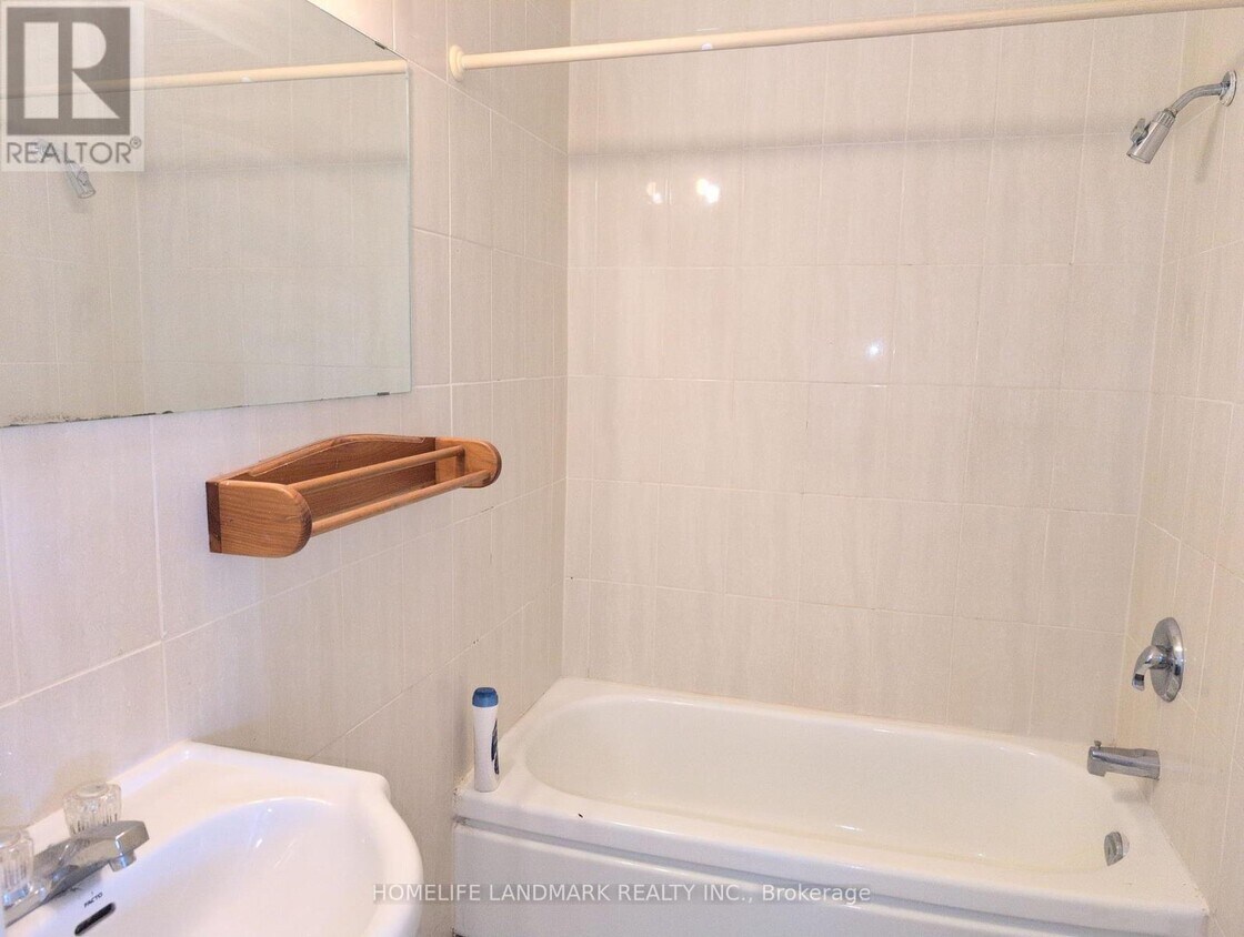 Photo du bâtiment - 289 The Queensway N